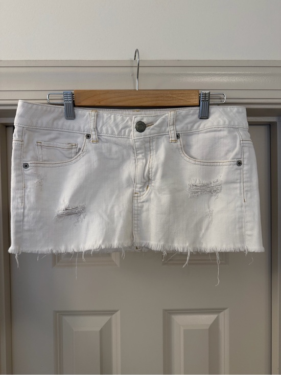 American Eagle Outfitters Dresses & Skirts - AEO 2011 size 6 White Distressed Denim Micro Mini Skirt